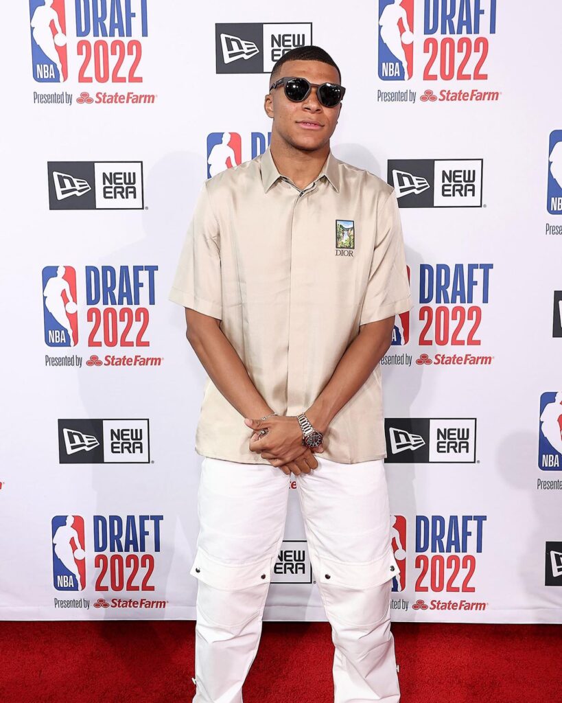 k.mbappe_290007252_271640365160242_8488084820887424664_n