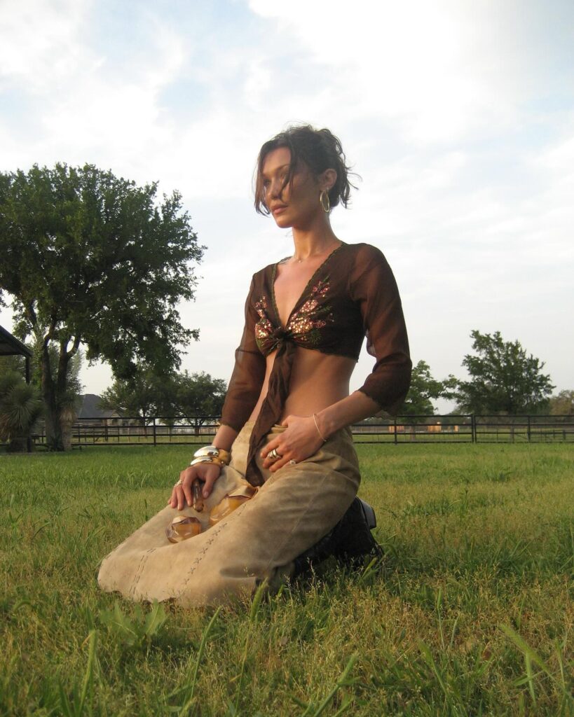 bellahadid_436406985_789193950024673_5713040878303226427_n