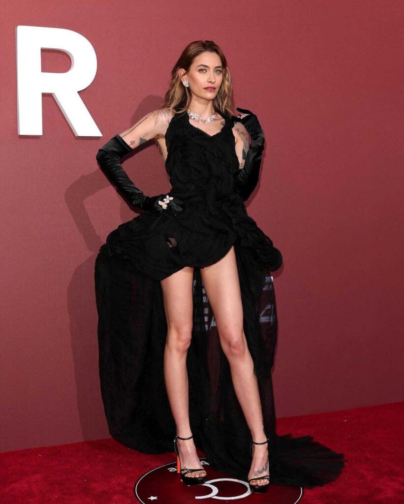 parisjackson_445943859_1031017561938181_2393304738219299457_n